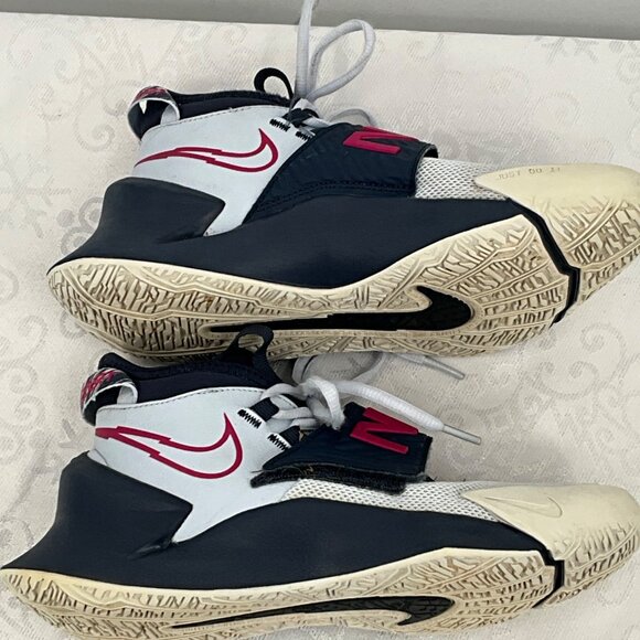 Nike Future‎ Court 3 Basketball Shoes Size 4Y CT2866-005 - Picture 2 of 6